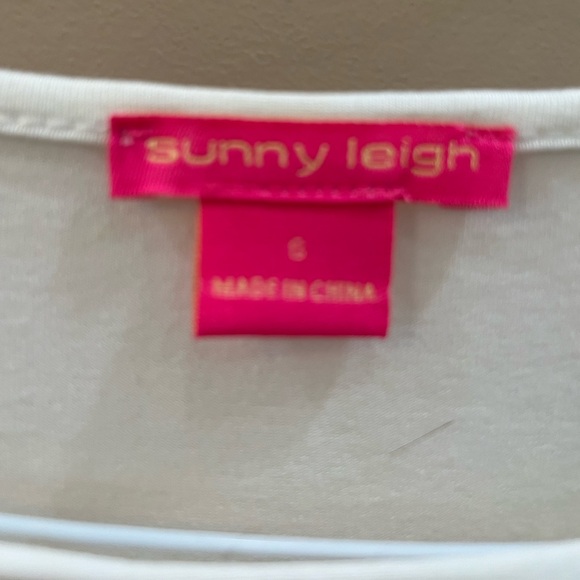 White Tunic Size Medium - Picture 3 of 3